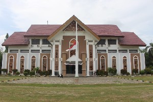 Naikkan Bendera Setengah Tiang, UIN Ar-Raniry: Habibie Berjasa Besar Tegakkan Syariat Islam di Aceh